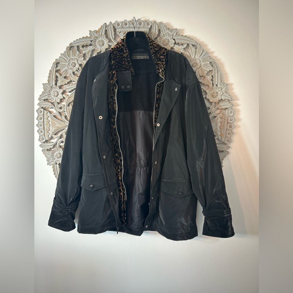 Stylish Vintage Hysteria Black Utility Coat with Leopard Print Details Size M